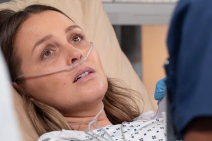 Camilla Luddington, star di Grey's Anatomy, afferma che "la sopravvivenza non è garantita per molti di noi" dopo lo scioccante finale di mezza stagione