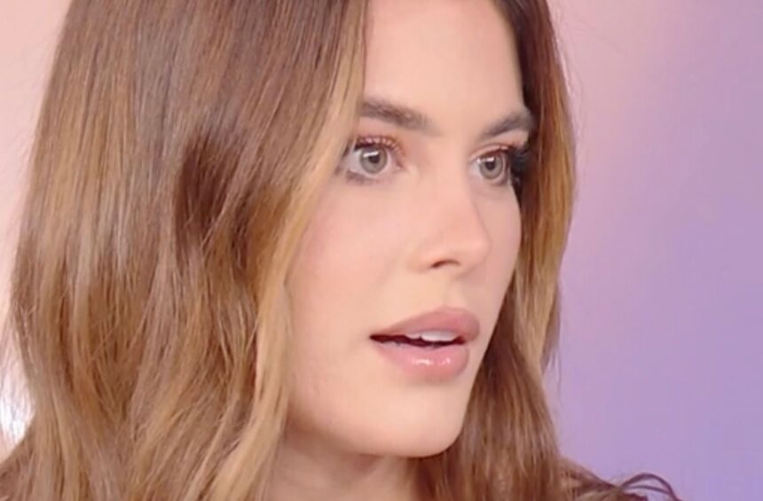 ''Ritoccavo le foto per farmi i fianchi più tondi'': Sophie Codegoni in tv svela come ha reagito agli attacchi social sul peso - Gossip.it