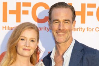 La moglie di James Van Der Beek nella sua battaglia contro il cancro