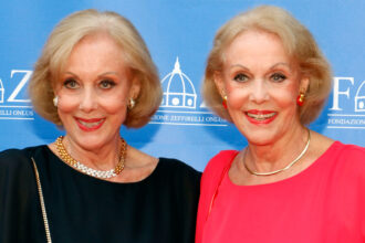 Morte gemelle Kessler: arrivo di medico e avvocato per il suicidio assistito, le malattie degli ultimi anni, la villetta bifamiliare e le ultime apparizioni - Gossip.it