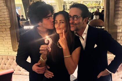 Samantha De Grenet festeggia 55 anni: il marito e il figlio le organizzano un party a sorpresa, foto - Gossip.it