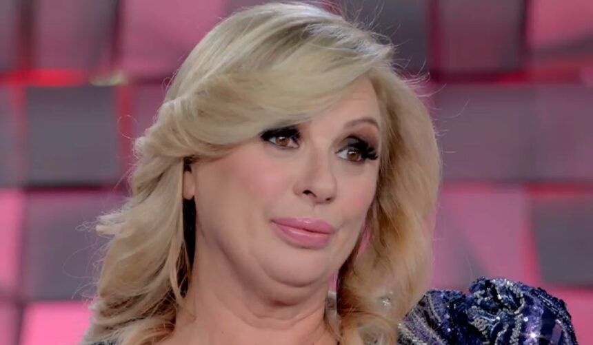''Il nostro corpo cambia, il mio già cambiato notevolmente'': Tina Cipollari in tv celebra i 60 anni - Gossip.it