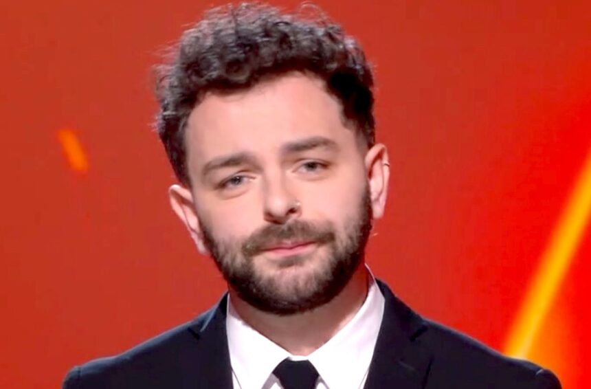 ''Non sono morto, sono scoppiato'': Lorenzo Fragola, vincitore di X Factor, a Le Iene parla della sua depressione - Gossip.it