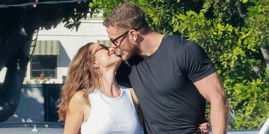 Minka Kelly e Dan Reynolds pensano al PDA durante l'appuntamento a pranzo a Los Angeles