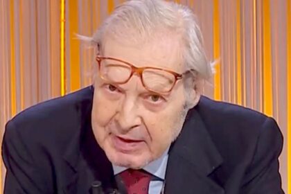 Vittorio Sgarbi torna in tv per la prima volta dopo la depressione: le immagini - Gossip.it