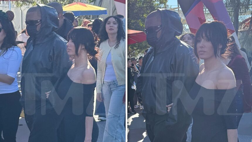 Kanye West porta la moglie Bianca Censori e i suoi figli a Disney's California Adventure