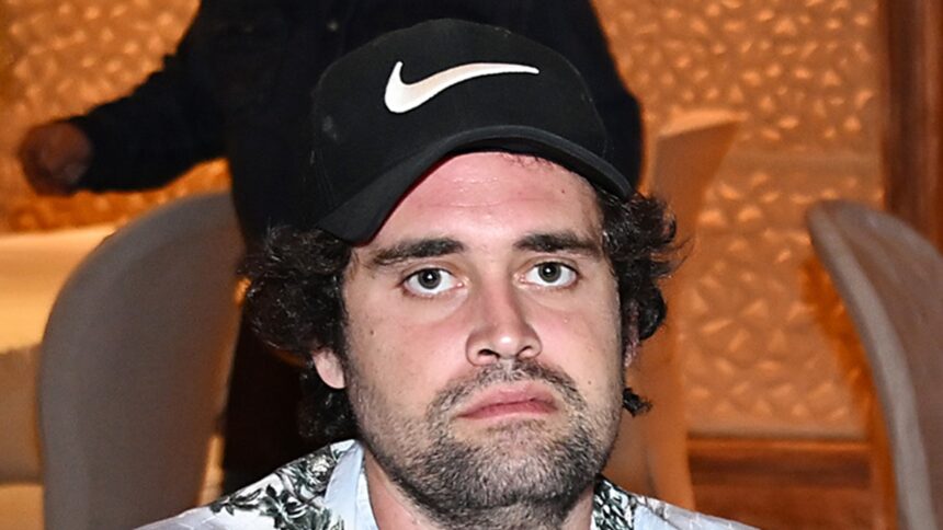 Nick Reiner in tribunale per la prima volta dopo l'omicidio dei genitori