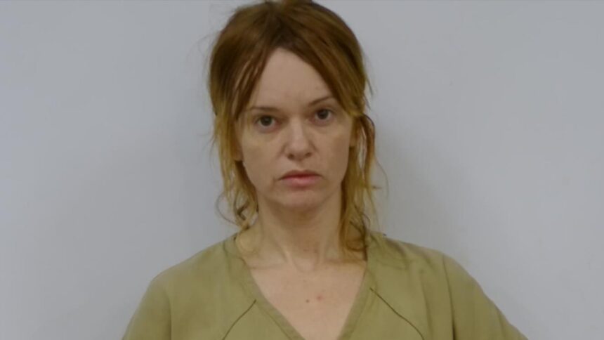 L'ex concorrente di "Voice" Kata Hay arrestata con mandato di omicidio veicolare