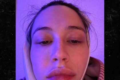 Elsie Hewitt ha subito un intervento chirurgico per rimuovere il dente del giudizio il giorno dopo il parto