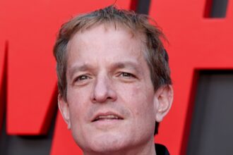 La casa dello showman di Hollywood Jeff Beacher sulle colline di Hollywood è stata svaligiata