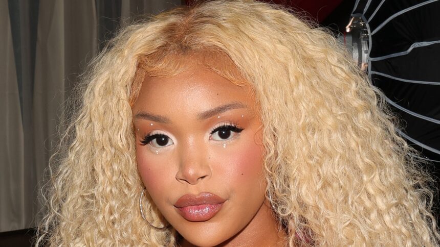 La cantante Jourdin Pauline accusa i cyberbulli di aver deriso la morte della sorella