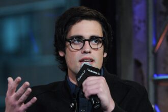 Per quanto tempo Nick Reiner potrebbe andare in prigione se ritenuto colpevole di omicidio? – Vita hollywoodiana