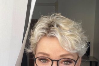 ''A metà gennaio avremo i risultati di questa terapia'': Enrica Bonaccorti aggiorna sulla sua battaglia contro il cancro al pancreas - Gossip.it