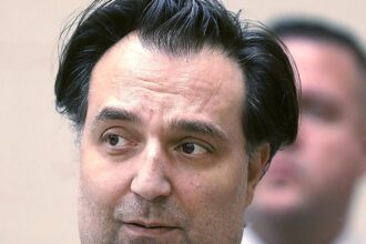 Il presunto assassino della moglie Brian Walshe potrebbe aver cercato materiale pornografico sui coniugi traditori