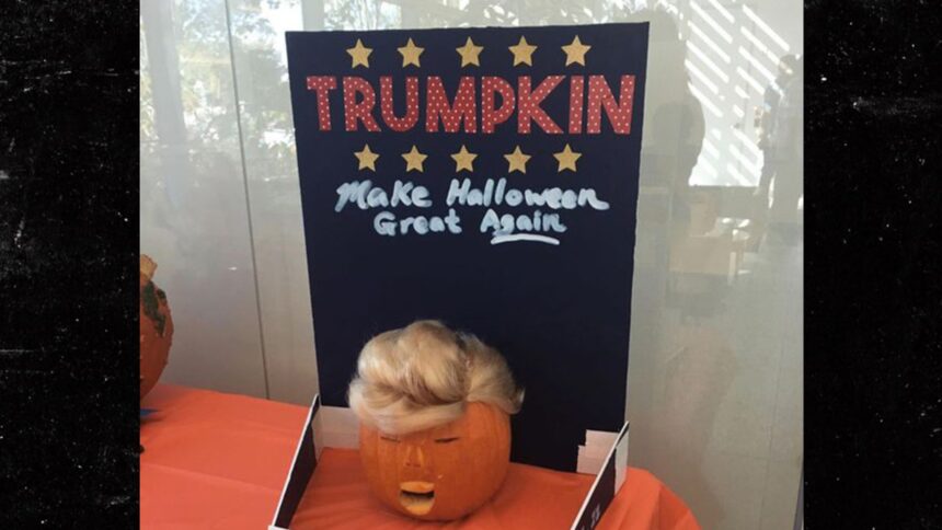 Foto di Halloween del presidente "Trumpkin" pubblicata dal comitato di sorveglianza della Camera