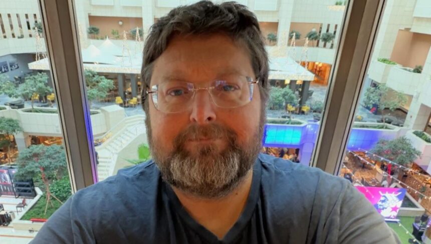 ''Impotenza rispetto al male che colpiva Clara'': Mario Adinolfi parla della lotta della figlia contro l’anoressia - Gossip.it