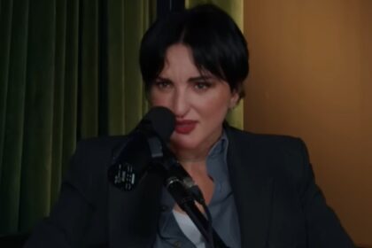 ''Chatto solo con stranieri'': Arisa confessa di aver iniziato a usare le app di incontri - Gossip.it