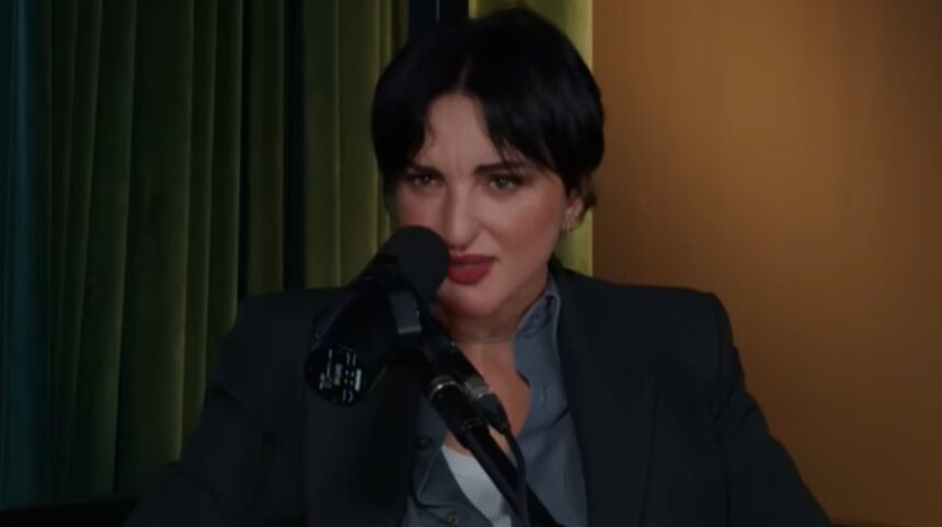 ''Chatto solo con stranieri'': Arisa confessa di aver iniziato a usare le app di incontri - Gossip.it