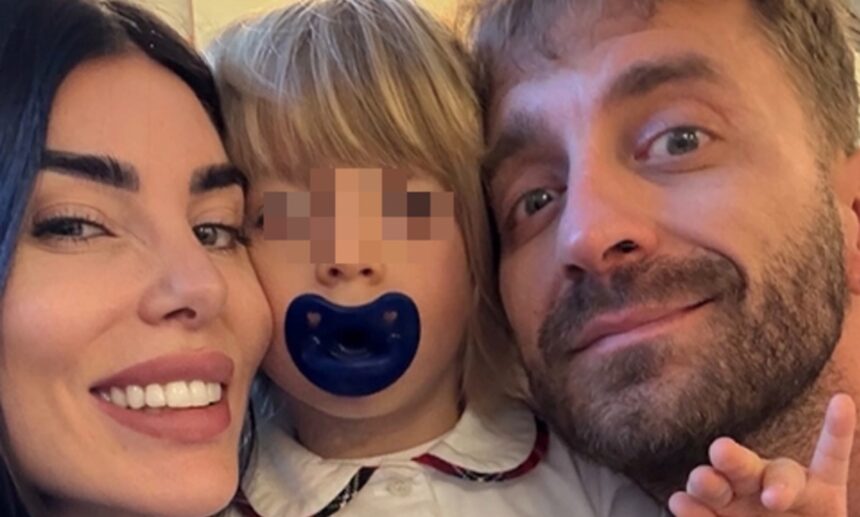 Bianca Atzei e l’ex Stefano Corti si ritrovano insieme al figlio Noa per la festa di Natale a scuola: foto - Gossip.it