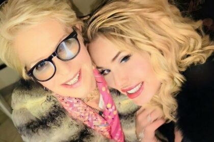 ''Abbiamo riparlato'': Valeria Marini svela cos’è successo con la madre Gianna Orrù dopo il forte gelo - Gossip.it