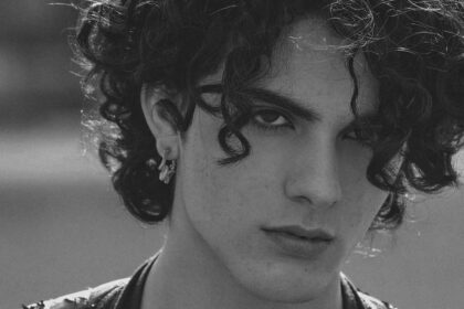 Daniele Prolli, figlio primogenito di Veronica Peparini e l’ex Fabrizio, compie 18 anni: le dediche dei genitori - Gossip.it