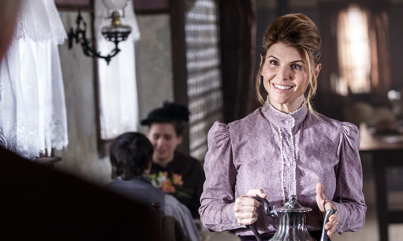 "When Calls the Heart" di Hallmark viene rinnovato all'inizio della stagione 14, Lori Loughlin torna dopo anni di lontananza