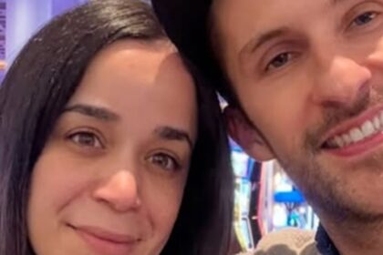 La sorella Christina dello scrittore "SNL" Jimmy Fowlie è scomparsa, chiede aiuto per localizzarla