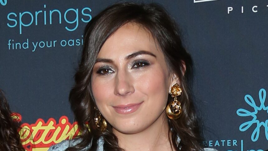 Una testimone nella camera d'albergo di Victoria Jones ha detto ai primi soccorritori che faceva uso di cocaina