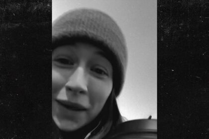 Elsie Hewitt si scaglia contro il caffè caldo dopo che una tazza di Joe le ha fritto la bocca