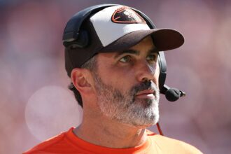 Cleveland Browns spara Kevin Stefanski