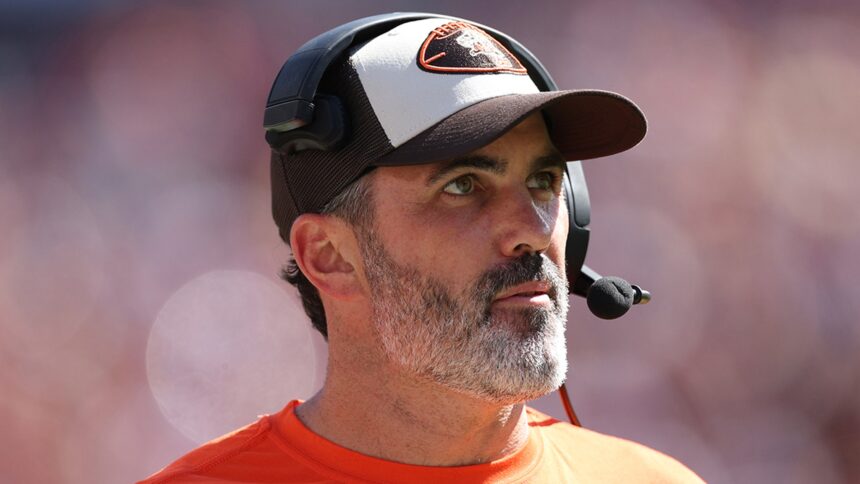 Cleveland Browns spara Kevin Stefanski