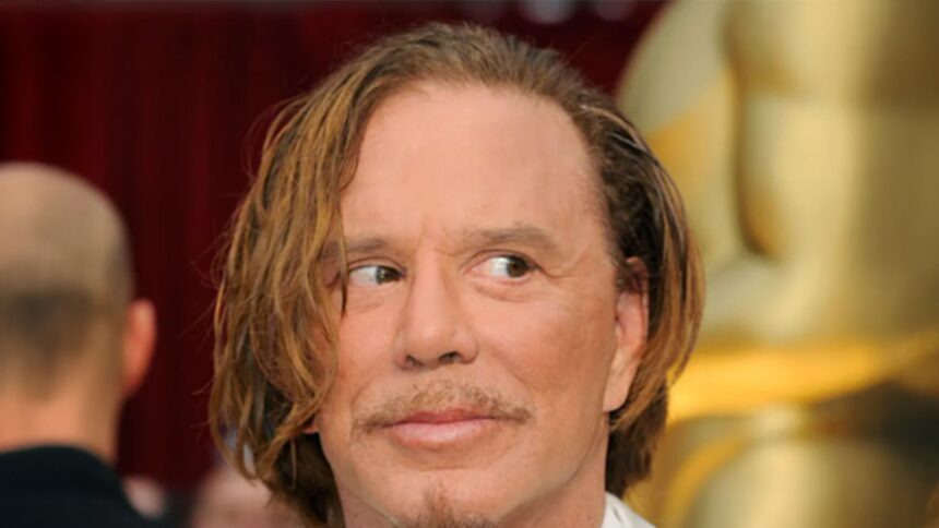 Mickey Rourke non approva GoFundMe, dice