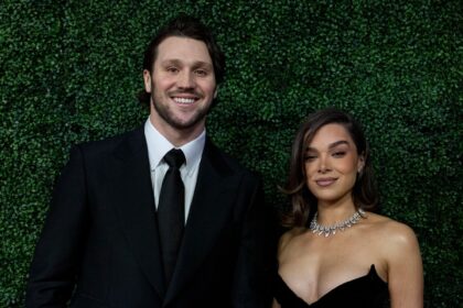 Hailee Steinfeld ottiene Josh Allen, Bills Shoutout