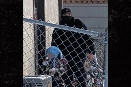 L'ICE ha ordinato dal giudice di lasciare uscire di detenzione il bambino di 5 anni Liam Ramos, padre