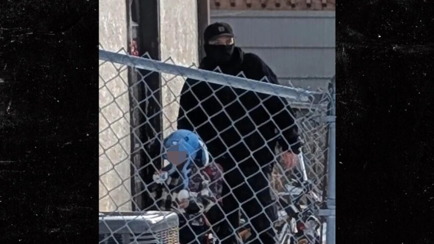 L'ICE ha ordinato dal giudice di lasciare uscire di detenzione il bambino di 5 anni Liam Ramos, padre