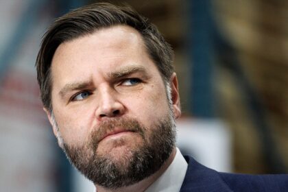 Finestre della casa di JD Vance in Ohio rotte in un incidente, una persona presa in custodia