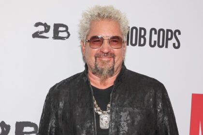 Guy Fieri parla della massiccia trasformazione nello spot del Super Bowl