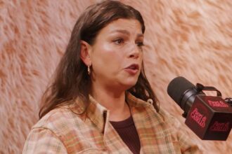 ''Finita in maniera turbolenta'': Emma Marrone parla dell’ex fidanzato Stefano De Martino e svela il loro rapporto oggi - Gossip.it