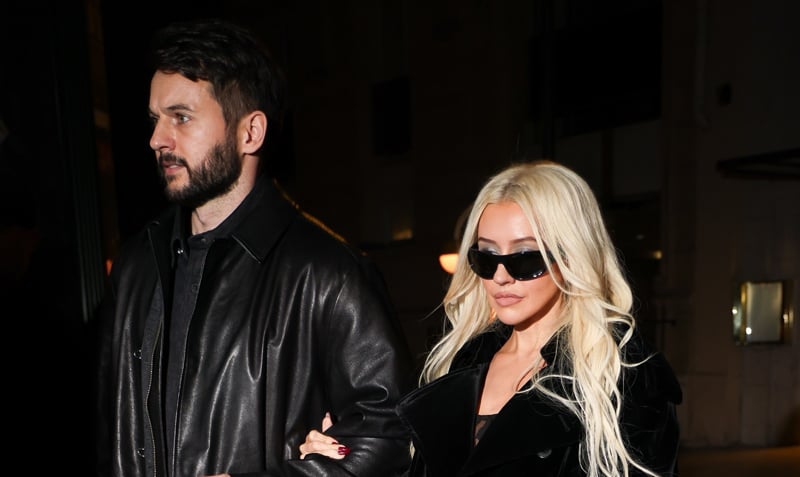 Christina Aguilera ha un appuntamento notturno a Parigi con il partner Matthew Rutler dopo aver dato il benvenuto a un nuovo membro della famiglia!