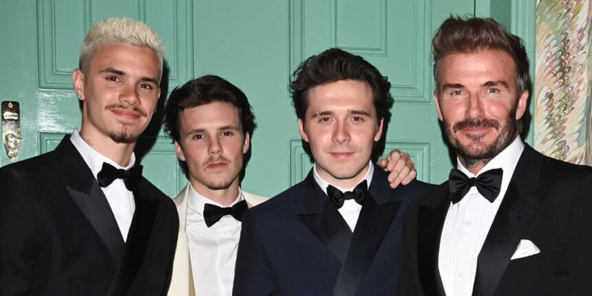 Ecco le ultime foto conosciute di Brooklyn Beckham e Nicola Peltz con Victoria e David Beckham durante la faida familiare