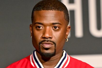 Ray J afferma che i medici hanno prescritto 8 farmaci per problemi cardiaci e potrebbero aver bisogno di un defibrillatore
