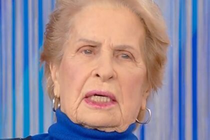 ''Una cara ragazza, ma appiccicosa'': Gianna Orrù in tv parla della pace con la figlia Valeria Marini - Gossip.it