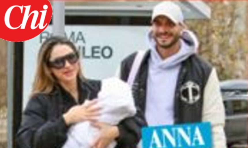 Anna Tatangelo e Giacomo Buttaroni portano la loro figlia Beatrice alla prima visita medica: foto - Gossip.it