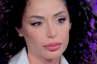 ''Anche il ginecologo era sconvolto'': Raffaella Fico sulla perdita del bambino al quinto mese, rivela la probabile causa  - Gossip.it