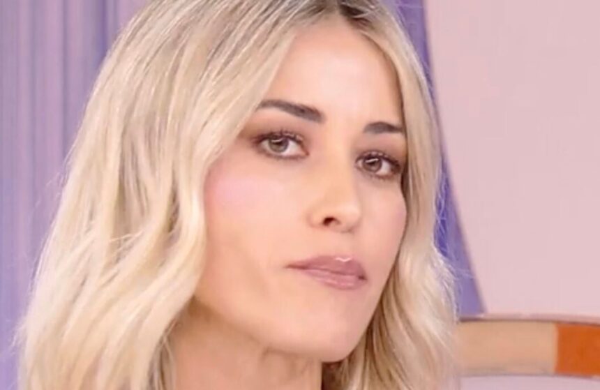 ''Cotanta malvagità può appartenere solo a una donna'': Elena Santarelli spiega come ha capito che la sua stalker era una donna - Gossip.it