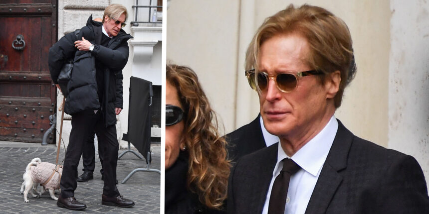 L’ultimo compagno di Valentino Garavani ''devastato'' dalla morte dello stilista: Bruce Hoeksema alla camera ardente con gli amati carlini - Gossip.it