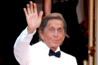 Addio a Valentino: morto a 93 anni il celebre stilista - Gossip.it