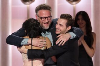 Perché la vittoria di Seth Rogen ai Golden Globes 2026 è stata il momento più meta della serata