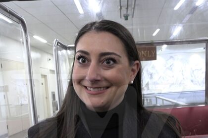 La rappresentante Sara Jacobs afferma che il Congresso è fondamentalmente come il liceo