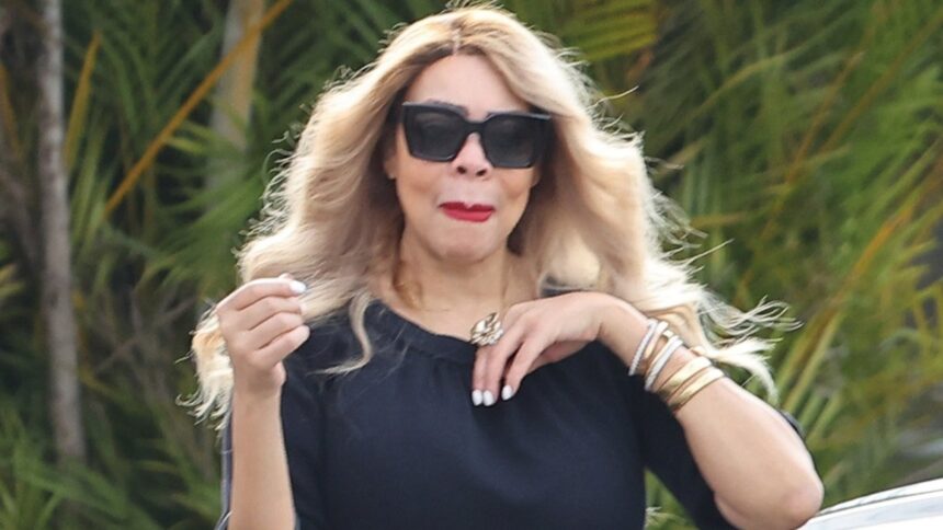 Wendy Williams sembra inconsolabile al funerale di papà